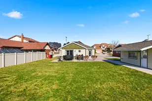 38310 Huron Pointe Dr, Harrison Township, MI 48045 - Photo 54