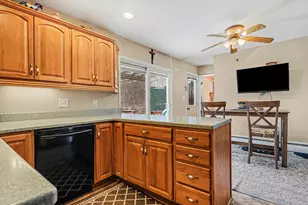 5686 Davis Rd, Norton Shores, MI 49441 - Photo 6