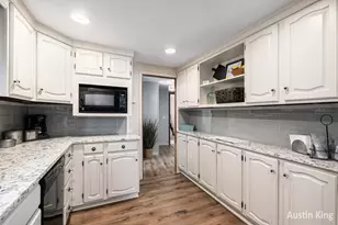 7027 Goldenrod Ave NE, Rockford, MI 49341 - Photo 10