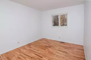 352 Manor Dr, Ann Arbor, MI 48105 - Photo 26