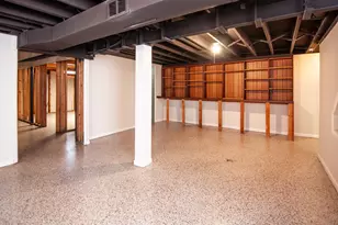 352 Manor Dr, Ann Arbor, MI 48105 - Photo 38