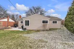 35901 Dover St, Livonia, MI 48150 - Photo 40