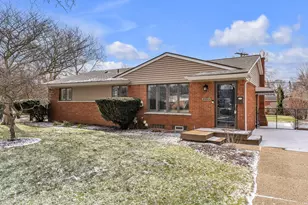 35901 Dover St, Livonia, MI 48150 - Photo 2