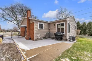 35901 Dover St, Livonia, MI 48150 - Photo 38