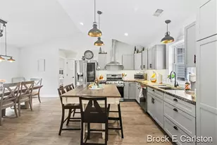 19200 Glendale Cir, Spring Lake, MI 49456 - Photo 8