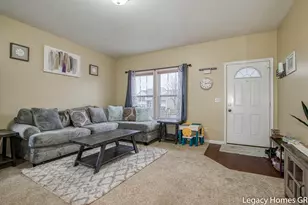 5868 Kiverton Ridge Dr SE, Kentwood, MI 49508 - Photo 4