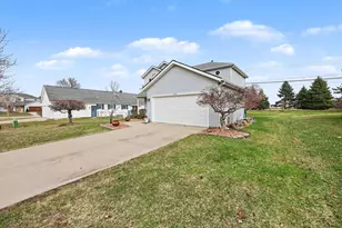 1498 Middlewood Dr, Saline, MI 48176 - Photo 4