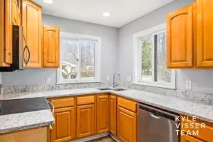 4455 Cloverleaf Dr SE, Grand Rapids, MI 49546 - Photo 10