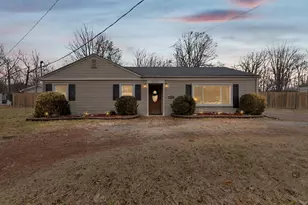 29550 Bretton, Livonia, MI 48152 - Photo 2