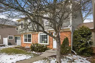 2933 E Whittier Ct, Ann Arbor, MI 48104 - Photo 2