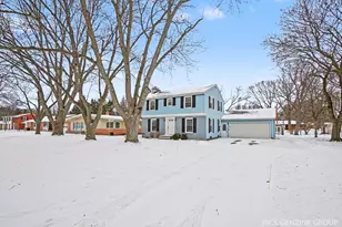 101 E 33rd St, Holland, MI 49423 - Photo 2