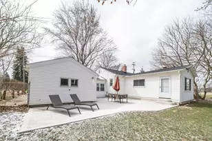 912 W Silver Lake Rd, Fenton, MI 48430 - Photo 16