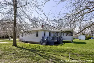 658 Allegan St, Saugatuck, MI 49453 - Photo 4