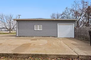 1160 Oakwood Dr, Jenison, MI 49428 - Photo 4