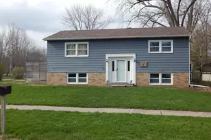 277 Grove St, Sparta, MI 49345 - Photo 2