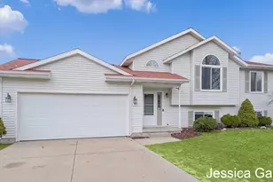 553 Sunmeadow Dr SE, Grand Rapids, MI 49508 - Photo 1