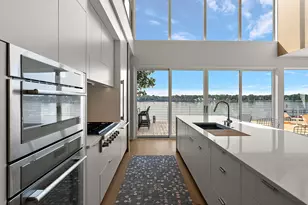 602 Lawn Ave, Holland, MI 49424 - Photo 8