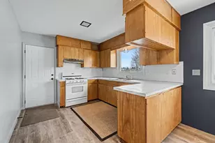 1607 Elm St, Otsego, MI 49078 - Photo 4