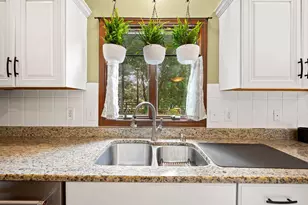 6175 Lara Ln, Stevensville, MI 49127 - Photo 12