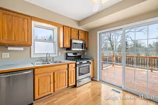 1410 Beckwith Ave NE, Grand Rapids, MI 49505 - Photo 8