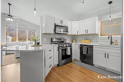 519 Macomb Avenue NW, Grand Rapids, MI 49534 - Photo 8