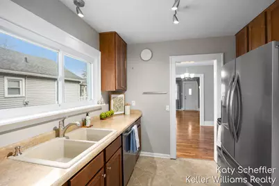 924 Elliott Street SE, Grand Rapids, MI 49507 - Photo 8