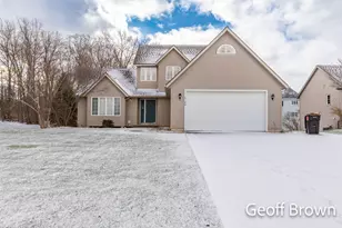 6188 Heath Cross Dr, Hudsonville, MI 49426 - Photo 2