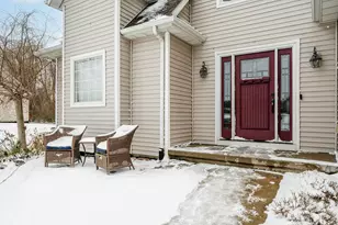 4772 Lauren Ln, Saint Joseph, MI 49085 - Photo 2