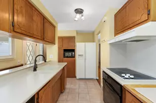 1805 Englewood Ave, Madison Heights, MI 48071 - Photo 10