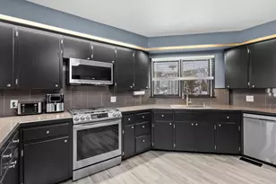 59445 S Lagrave St, Paw Paw, MI 49079 - Photo 8