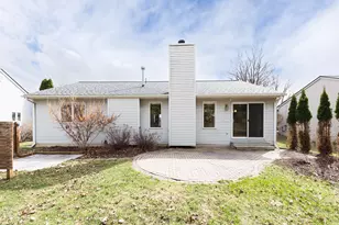 396 Berkshire Dr, Saline, MI 48176 - Photo 2