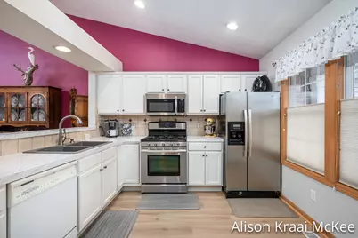 5923 W Lyn Haven Drive SE, Grand Rapids, MI 49512 - Photo 10