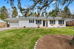 254 Ridgewood Ct, Ionia, MI 48846 - Photo 2