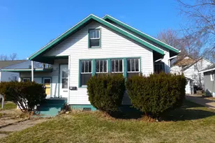 627 E Main St, Benton Harbor, MI 49022 - Photo 2