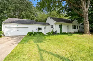 513 Gregory Pl, Jackson, MI 49202 - Photo 1