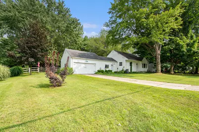 513 Gregory Place, Jackson, MI 49202 - Photo 2