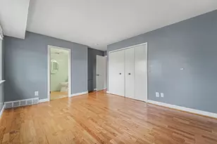 2070 Fort St, Trenton, MI 48183 - Photo 10