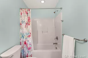 2520 Blackberry Ln NE, Grand Rapids, MI 49525 - Photo 42