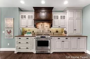 2520 Blackberry Ln NE, Grand Rapids, MI 49525 - Photo 12