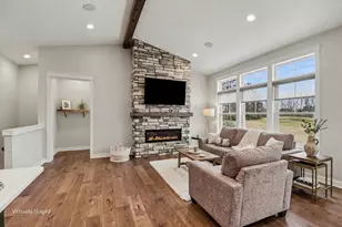 4219 Village Green Dr, Freeland, MI 48623 - Photo 10