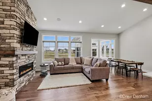 4219 Village Green Dr, Freeland, MI 48623 - Photo 12