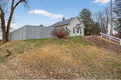 2636 Hickory Street, Jackson, MI 49202 - Photo 2