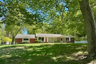 2095 Lakeshore Dr, Fennville, MI 49408 - Photo 2