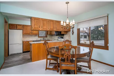 6779 Leisure Creek Drive SE, Caledonia, MI 49316 - Photo 4