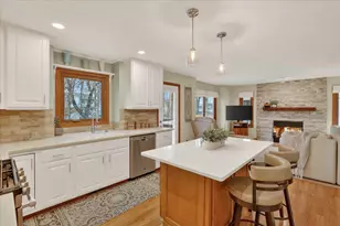 2719 Pine Dunes Dr SW, Wyoming, MI 49418 - Photo 10