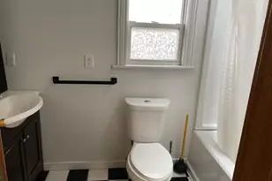 631 Woodlawn Ave, Owosso, MI 48867 - Photo 2