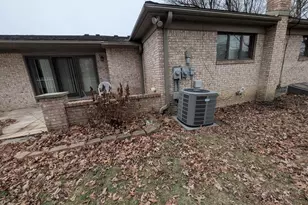 11235 Common Rd, Warren, MI 48093 - Photo 2