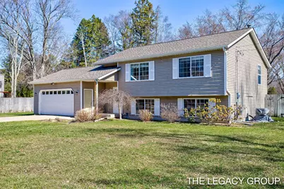 651 S 160th Avenue, Holland, MI 49423 - Photo 2