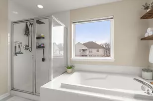 709 Fieldstone Cir W, Chelsea, MI 48118 - Photo 32