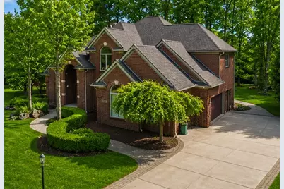 52018 Loon Court, Shelby Twp, MI 48315 - Photo 2
